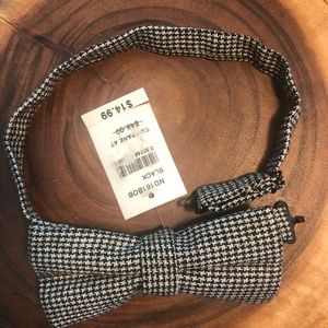 BLACK| WHITE, adjustable bow tie for men.